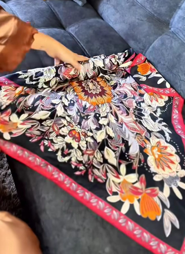 包包太小塞不下折叠伞？网红教用一物绑手袋 雨伞变时尚配件！附简单4步教学
