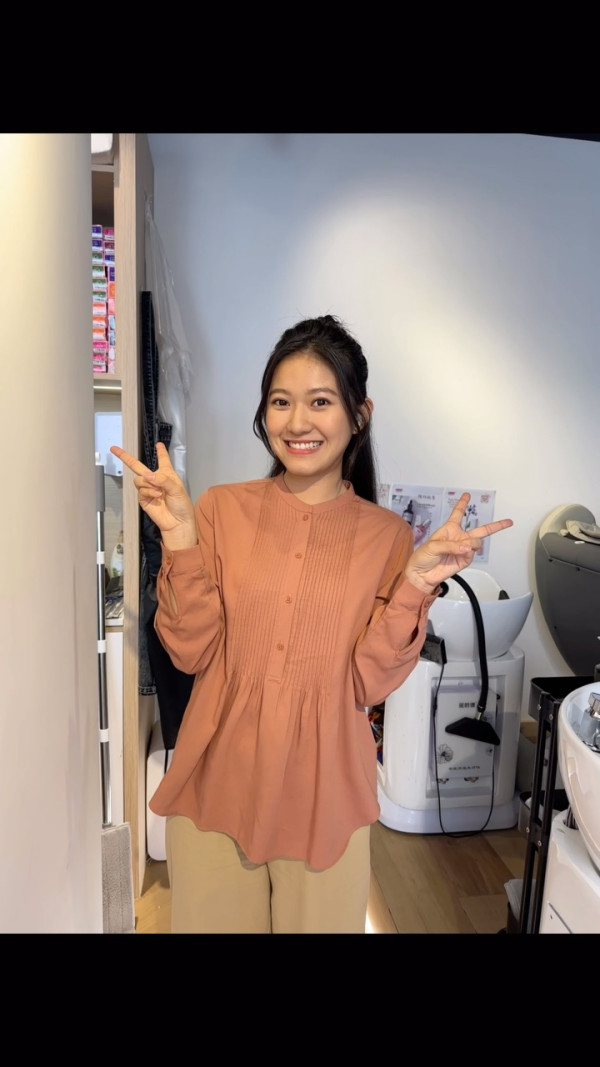 香港小姐2026｜2號李澤欣Scarlett背景大公開！「翻版李嘉欣」高學歷曝光中大碩士畢業