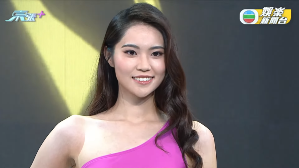 香港小姐2026|決賽前夕泳裝亮相!6號盧蔚晴幸運試戴后冠 3號李澄晴先拔頭籌奪「友誼小姐」