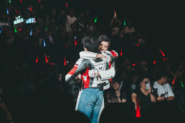 YT周殷廷演唱會|首登紅館大騷Deep V胸肌 合體JFYT化身特種部隊 Tyson Yoshi驚喜現身