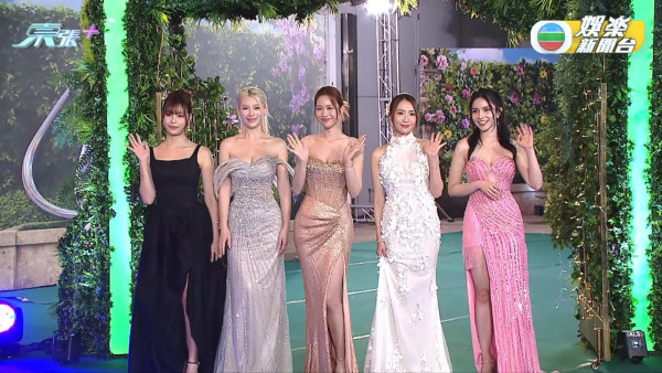 香港小姐2026｜近40位女艺人性感亮相红地毯！（多图不断更新）