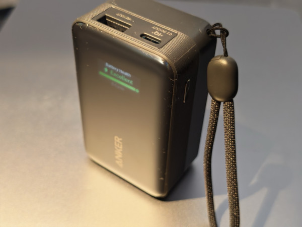 Anker Nano 10K 45W 行動電源開箱實測｜自帶 70cm 伸縮線　45W 快充＋智能顯示屏合 CCC 要求