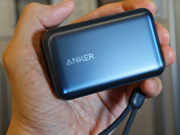 Anker Nano 10K 45W 行動電源開箱實測｜自帶 70cm 伸縮線　45W 快充＋智能顯示屏合 CCC 要求