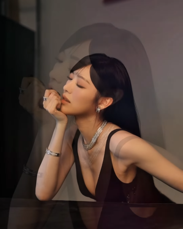 香港小姐2026|冯盈盈超Deep V出大绝性感透视豁出去!厚重发型竟被指似假发