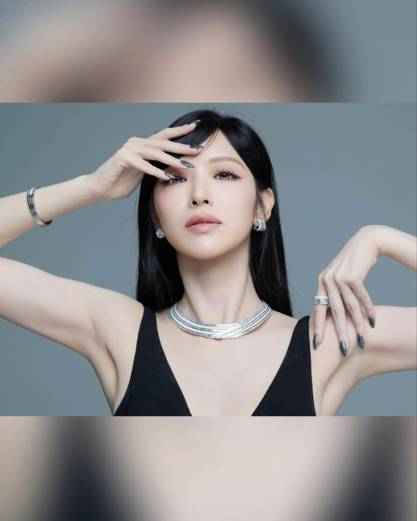 香港小姐2026|冯盈盈超Deep V出大绝性感透视豁出去!厚重发型竟被指似假发