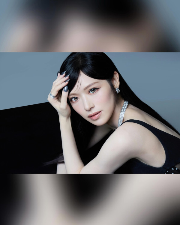 香港小姐2026｜冯盈盈超Deep V出大绝性感透视豁出去！厚重发型竟被指似假发