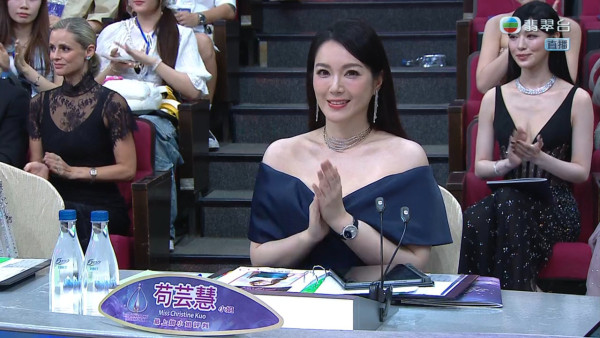 香港小姐2026|“最上镜小姐”评审苟芸慧状态绝美!无死角神颜获赞“再选都赢多次”