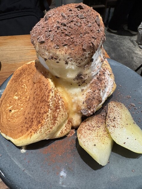 圖片來源:tabelog 日本東京人氣pancake店8間推薦附地址 淺草排隊名店、雪崩奶蓋梳乎厘、鹹甜邪惡煙肉蛋厚餅