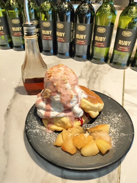 圖片來源:tabelog 日本東京人氣pancake店8間推薦附地址 淺草排隊名店、雪崩奶蓋梳乎厘、鹹甜邪惡煙肉蛋厚餅