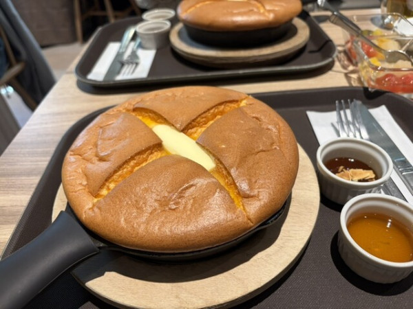 圖片來源:tabelog 日本東京人氣pancake店8間推薦附地址 淺草排隊名店、雪崩奶蓋梳乎厘、鹹甜邪惡煙肉蛋厚餅