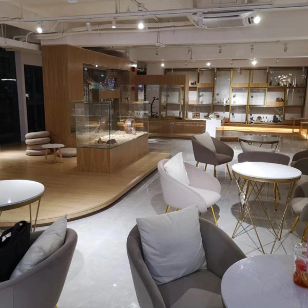 深圳福田1,200呎萌寵咖啡廳 起近距離餵食土撥鼠/雪貂/蜜袋鼯 