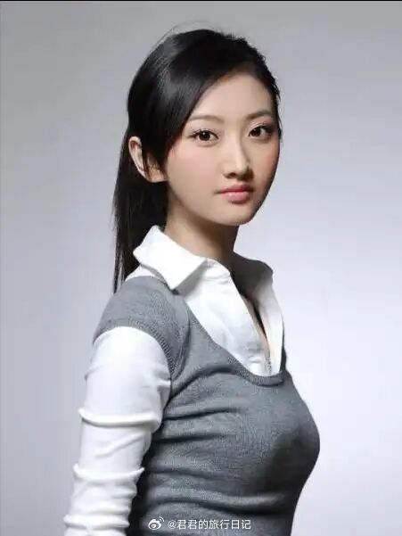 景甜背景起底8件事:“人间富贵花”捧极不红!拍多部好莱坞大片被评烂片女王