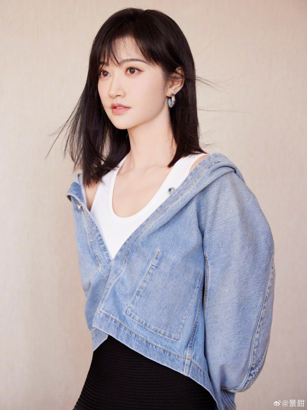景甜背景起底8件事：“人间富贵花”捧极不红！拍多部好莱坞大片被评烂片女王