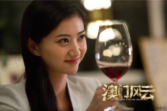 景甜背景起底8件事:“人间富贵花”捧极不红!拍多部好莱坞大片被评烂片女王