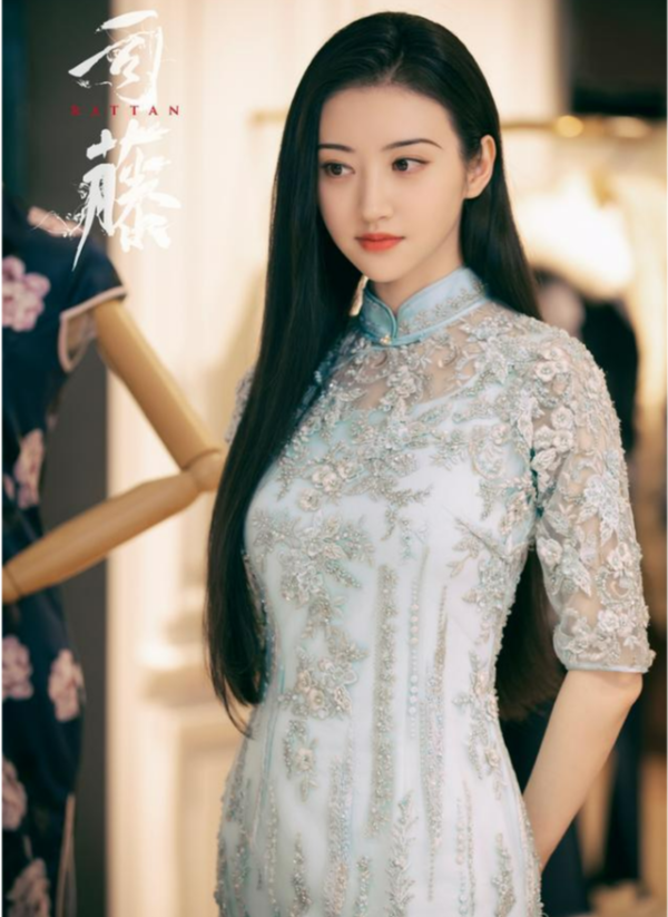 景甜背景起底8件事:“人间富贵花”捧极不红!拍多部好莱坞大片被评烂片女王