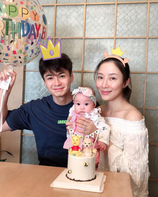 楊茜堯6歲愛女幼稚園穿畢業袍留倩影！小珍珠大眼配瓜子臉如真人洋娃娃超驚艷