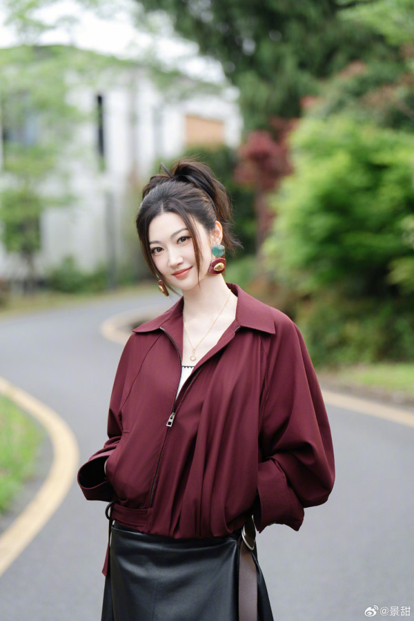 景甜背景起底8件事：“人间富贵花”捧极不红！拍多部好莱坞大片被评烂片女王