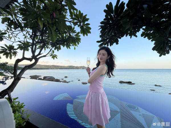 景甜背景起底8件事：“人间富贵花”捧极不红！拍多部好莱坞大片被评烂片女王