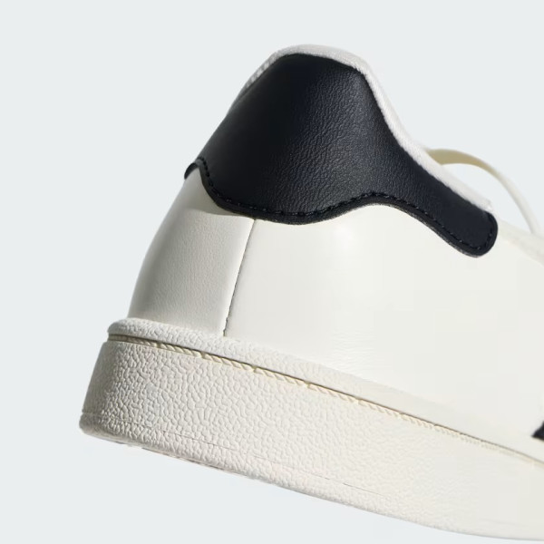 圖片來源:Adidas 官網 港日韓價格比較!Jennie x Adidas系列正式開售!優雅時尚方頭芭蕾鞋、免繫鞋帶