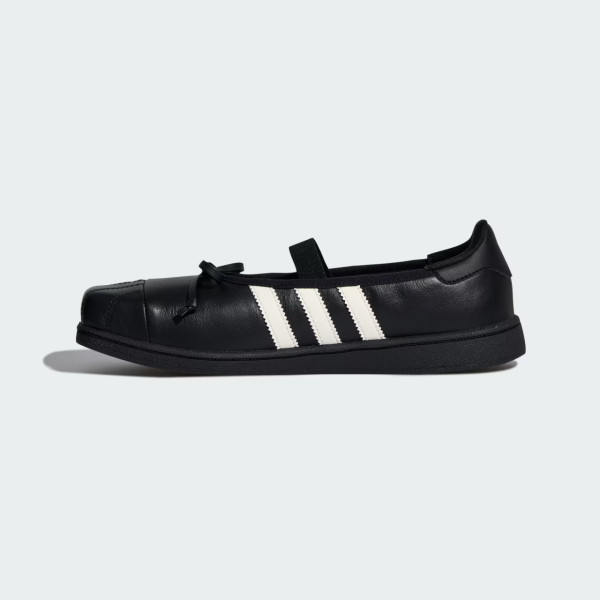 圖片來源:Adidas 官網 港日韓價格比較!Jennie x Adidas系列正式開售!優雅時尚方頭芭蕾鞋、免繫鞋帶