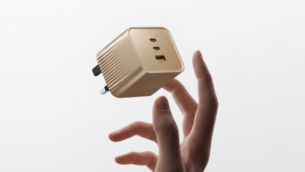 施耐德電氣推 GaN USB 快充器 HK$218 起！100W 四 USB 同時充 手機 0% 至 50% 約 20 分鐘