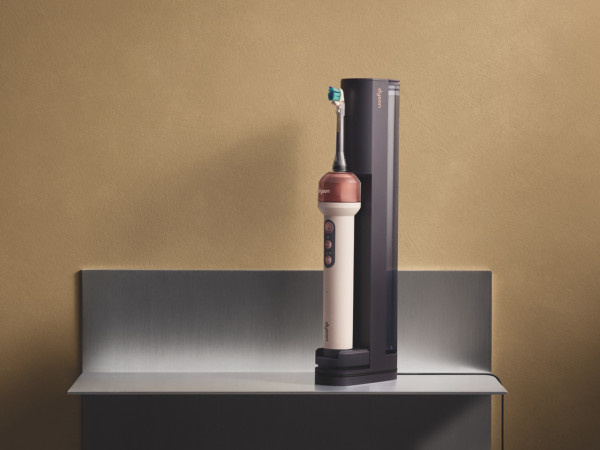Dyson CameraJet 水牙線電動牙刷登場！首配鏡頭自動找牙縫洗乾淨 HK$4,290