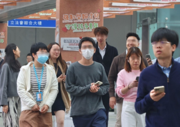 盤點公務員7大隱藏福利！全家免費睇牙+資助子女留學 1招免費拎$2.7萬去旅行