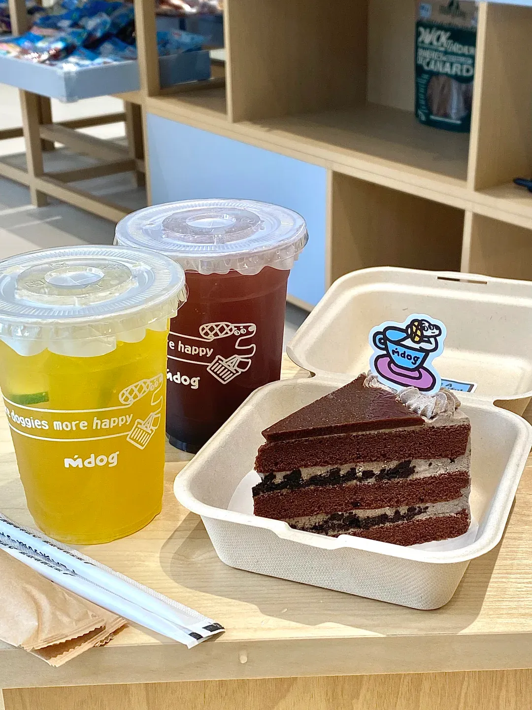 圖片來源:小紅書@Mdog Café南头古城(店员版) 深圳超萌韓系狗cafe附交通地址 地鐵直達超方便/免費寵物操場/超多小狗