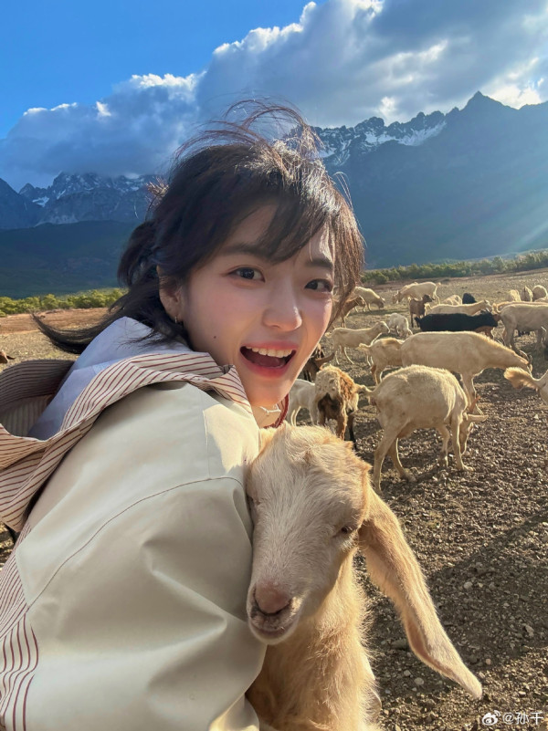 早春晴朗｜孫千被傳富二代媽媽遭起底！獲封「東北全智賢」網民嘲：長相很普通
