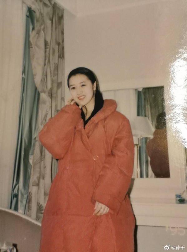 早春晴朗｜孫千被傳富二代媽媽遭起底！獲封「東北全智賢」網民嘲：長相很普通