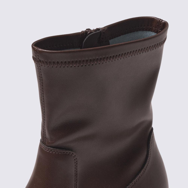 Decathlon平價跑步短褲爆紅！$199具360度環繞式收納腰帶 網民大讚：放哂電話同鎖匙都得