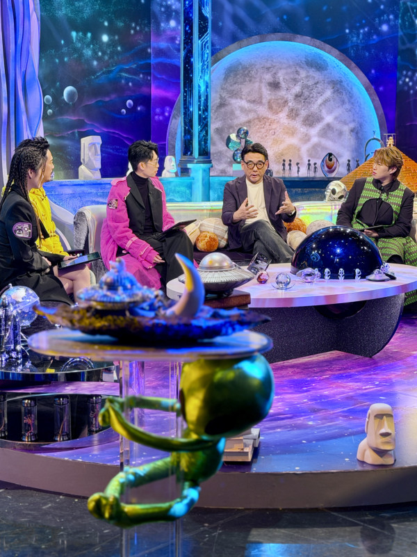 Eric Kwok驚爆美國追逐巨型UFO六分鐘！葉佩雯拍片影片竟離奇變空白