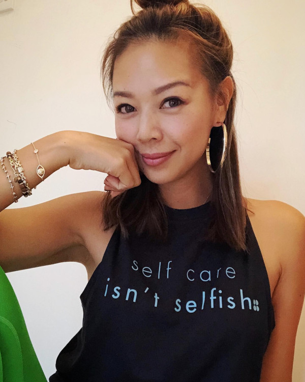 佘詩曼率七魔女閨密團罕有齊人慶生!驚見鍾麗淇狀態大變暴瘦表情僵硬惹擔憂