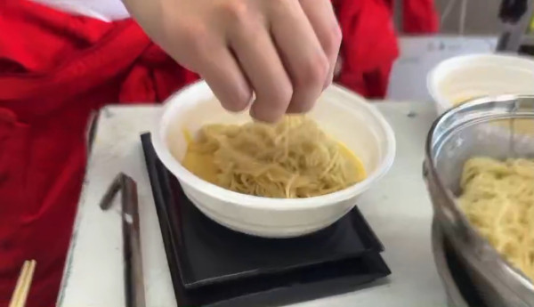 東京著名大型夏日祭典爆集體食物中毒!逾百人食「冷蟹肉拉麵」嘔吐腹瀉