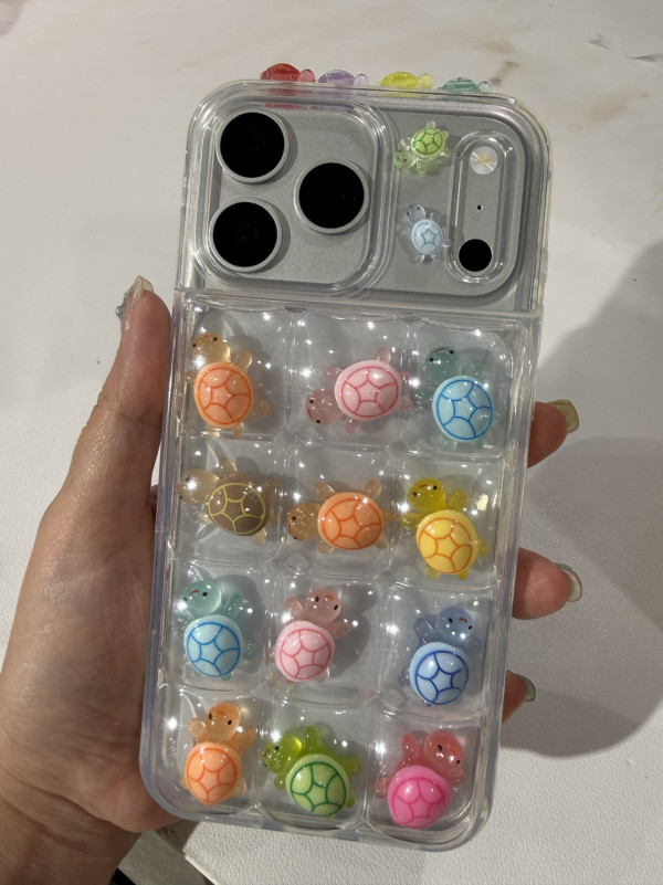 LOG-ON推韓星同款$1幸運小烏龜！買伊勢小姐$10換購1包10隻/買2件再送大烏龜（附指定分店）