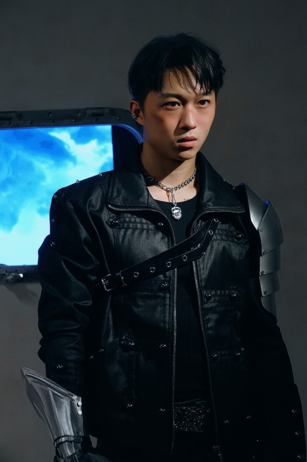 TELLER親自填詞新歌《JAWS》登場！MV黑色眼淚妝背後含意曝光