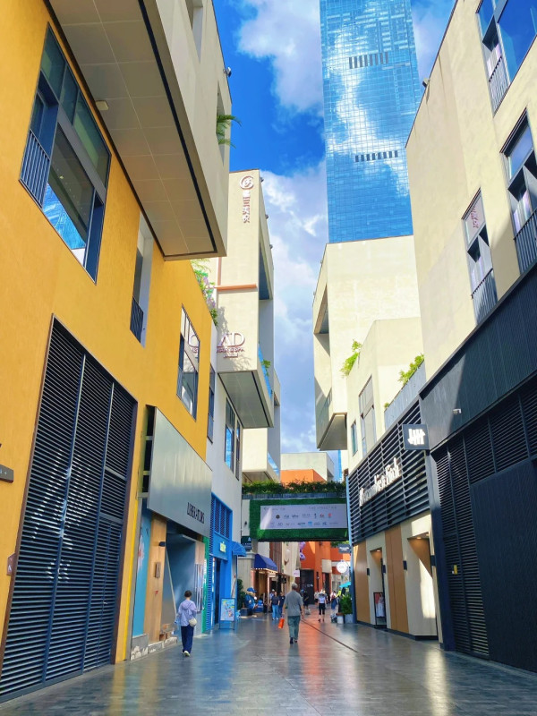 深圳必逛8大特色商場附交通 美妝旗艦店、排隊名店、避暑地下街一應俱全 