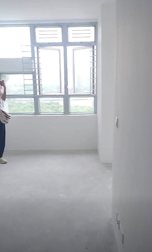 公屋收樓派300呎新樓！用錯1詞慘被質疑新香港人？樓主霸氣反擊：交稅30年