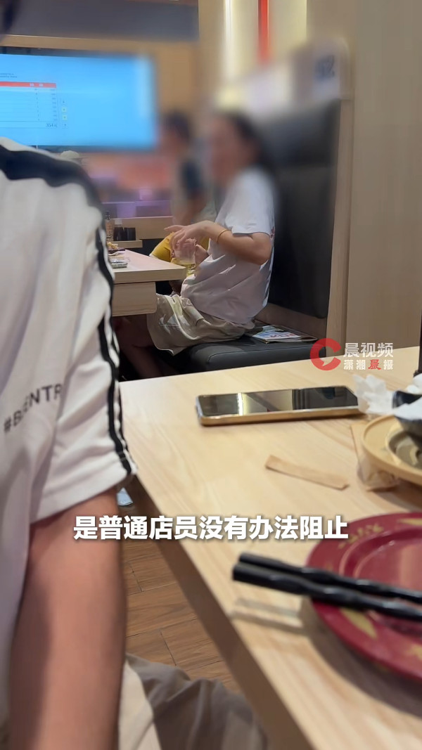 內地壽司郎驚見家長餐桌上用杯為小孩接小便！ 店家即時消毒座位廢棄餐具 