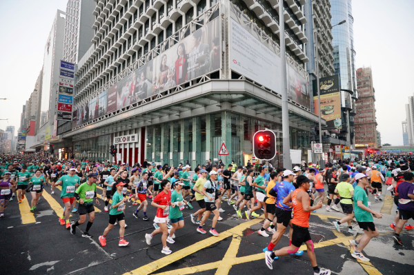 「渣打香港馬拉松2027」將於2027年1月17日舉行，圖片為過往賽事圖片，只供參考之用。（圖片來源︰HKET）