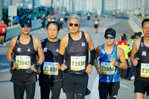 「渣打香港馬拉松2027」將於2027年1月17日舉行，圖片為過往賽事圖片，只供參考之用。（圖片來源︰HKET）