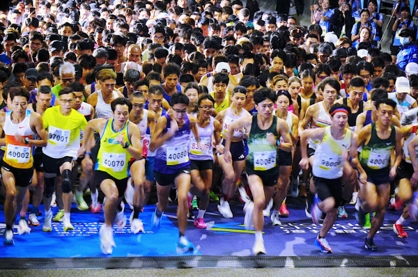「渣打香港馬拉松2027」將於2027年1月17日舉行，圖片為過往賽事圖片，只供參考之用。（圖片來源︰HKET）