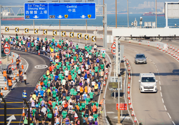 「渣打香港馬拉松2027」將於2027年1月17日舉行，圖片為過往賽事圖片，只供參考之用。（圖片來源︰HKET）