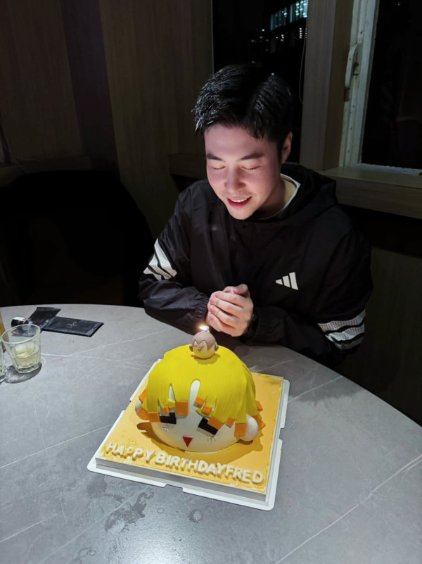 港姐王菲IG晒巨鑽宣布訂婚報喜！富貴歌手男友跪地求婚「邊度就係屋企」