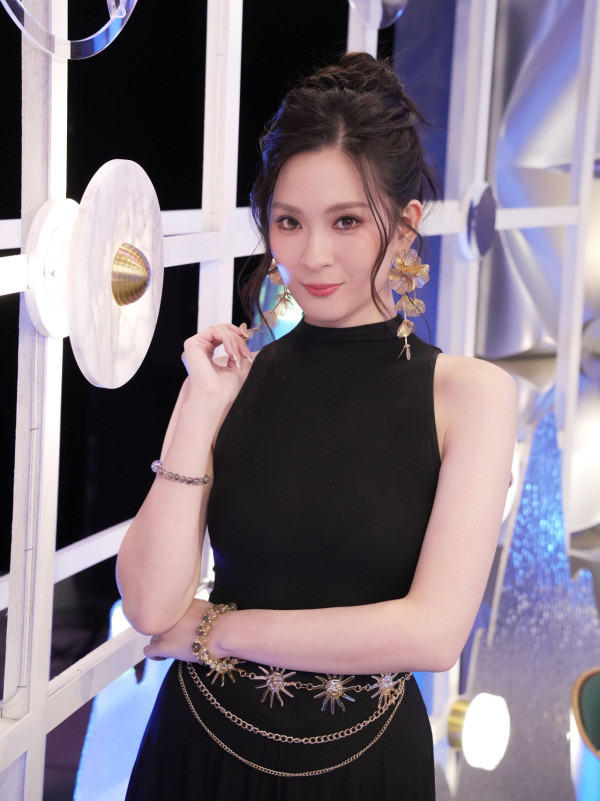 玄戰六合彩｜玄學家團全滅一人僅中兩號碼！主持陳懿德私下預測 竟連中幾個字獲讚更神