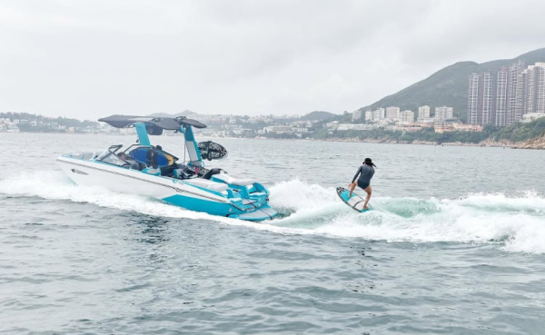 Wakesurfing HK Wakesurf（圖片來源︰IG@wakesurfinghk）