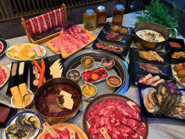 犇殿台灣火鍋低至$84！同時食火鍋/鐵板燒：晚市買1送1任食赤身牛肉/美國豬梅花/澳洲M9和牛