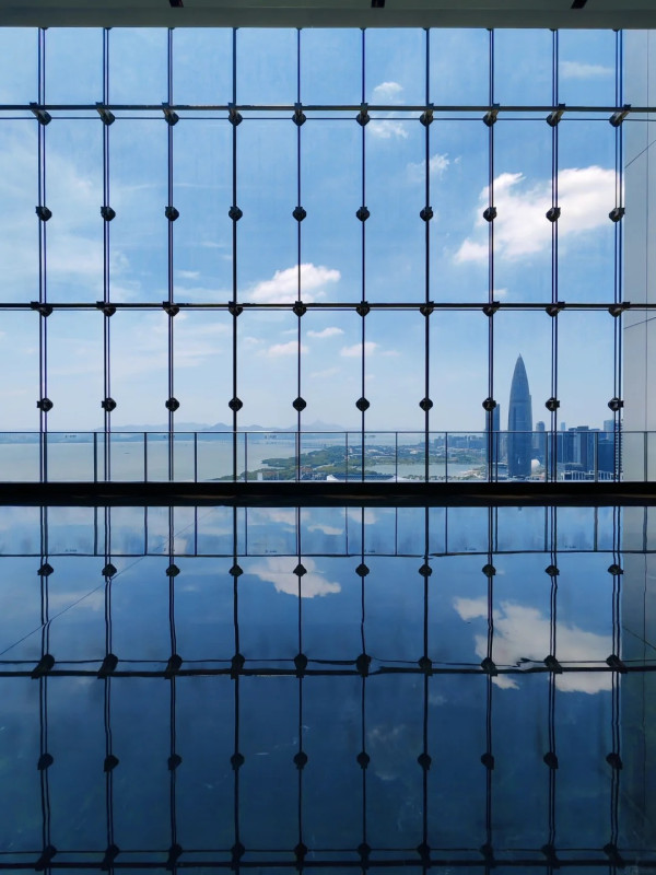 圖片來源:小紅書@漫游达人 深圳南山區天空之鏡免費打卡!36樓高層觀景台 全景落地窗俯瞰城市景色