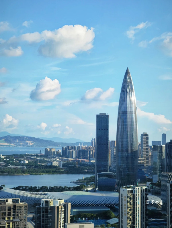 深圳南山區天空之鏡免費打卡!36樓高層觀景台 全景落地窗俯瞰城市景色