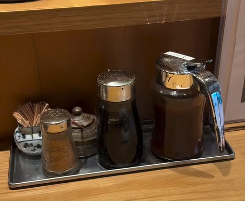 遊日注意|日本餐廳豉油樽佈滿白蟲!誤食隨時過敏休克 店員1句敷衍惹不滿